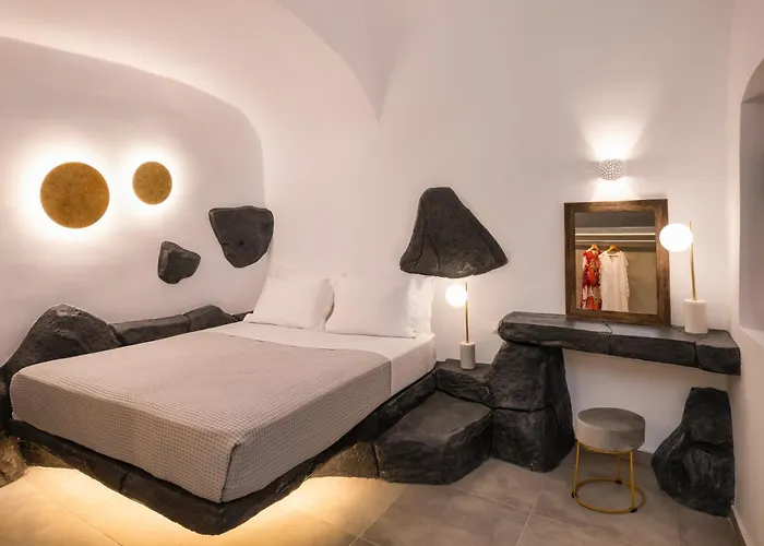 Elia 2 Bedroom Cavehouse With Indoor Jacuzzi Vóthon