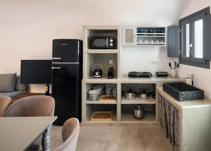 Elia 2 Bedroom Cavehouse With Indoor Jacuzzi *