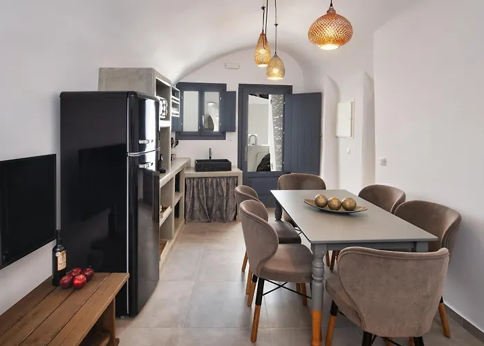 Апартаменты Elia 2 Bedroom Cavehouse With Indoor Jacuzzi Вотон