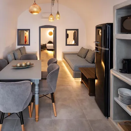 Elia 2 Bedroom Cavehouse With Indoor Jacuzzi