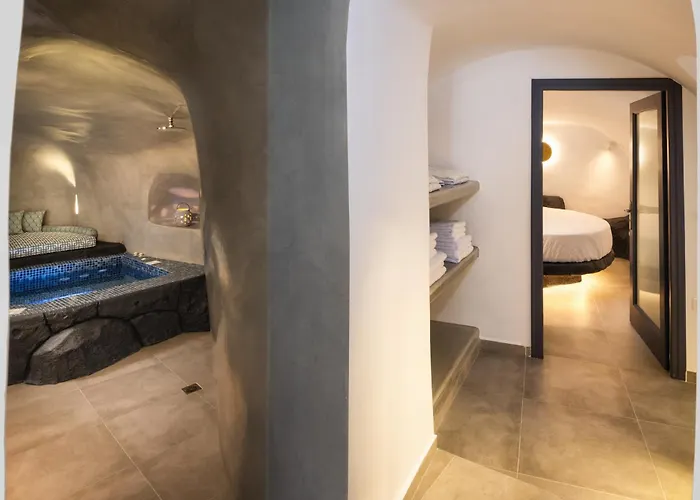 Elia 2 Bedroom Cavehouse With Indoor Jacuzzi