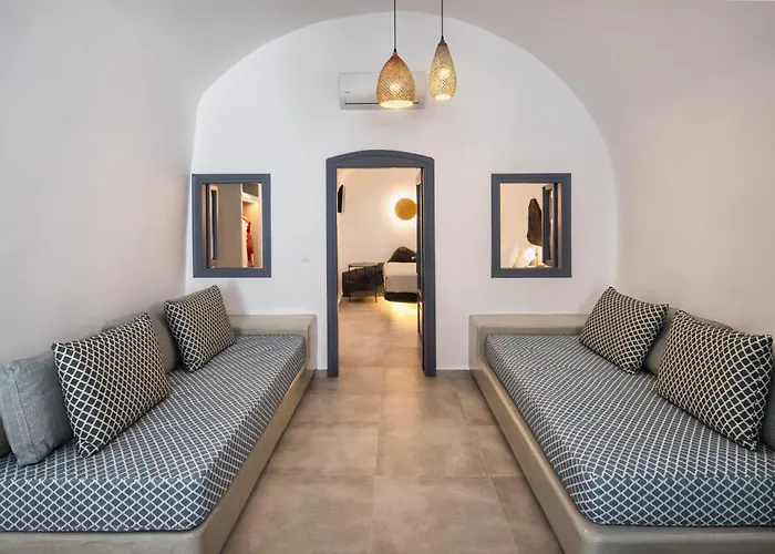 Elia 2 Bedroom Cavehouse With Indoor Jacuzzi Vóthon