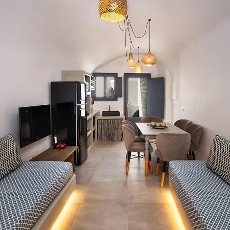Elia 2 Bedroom Cavehouse With Indoor Jacuzzi Apartman Vóthon